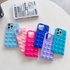 Funda de silicona colorida iPhone 16 Pro Max con ventosas