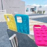 Funda de silicona colorida iPhone 12 / 12 Pro con ventosas