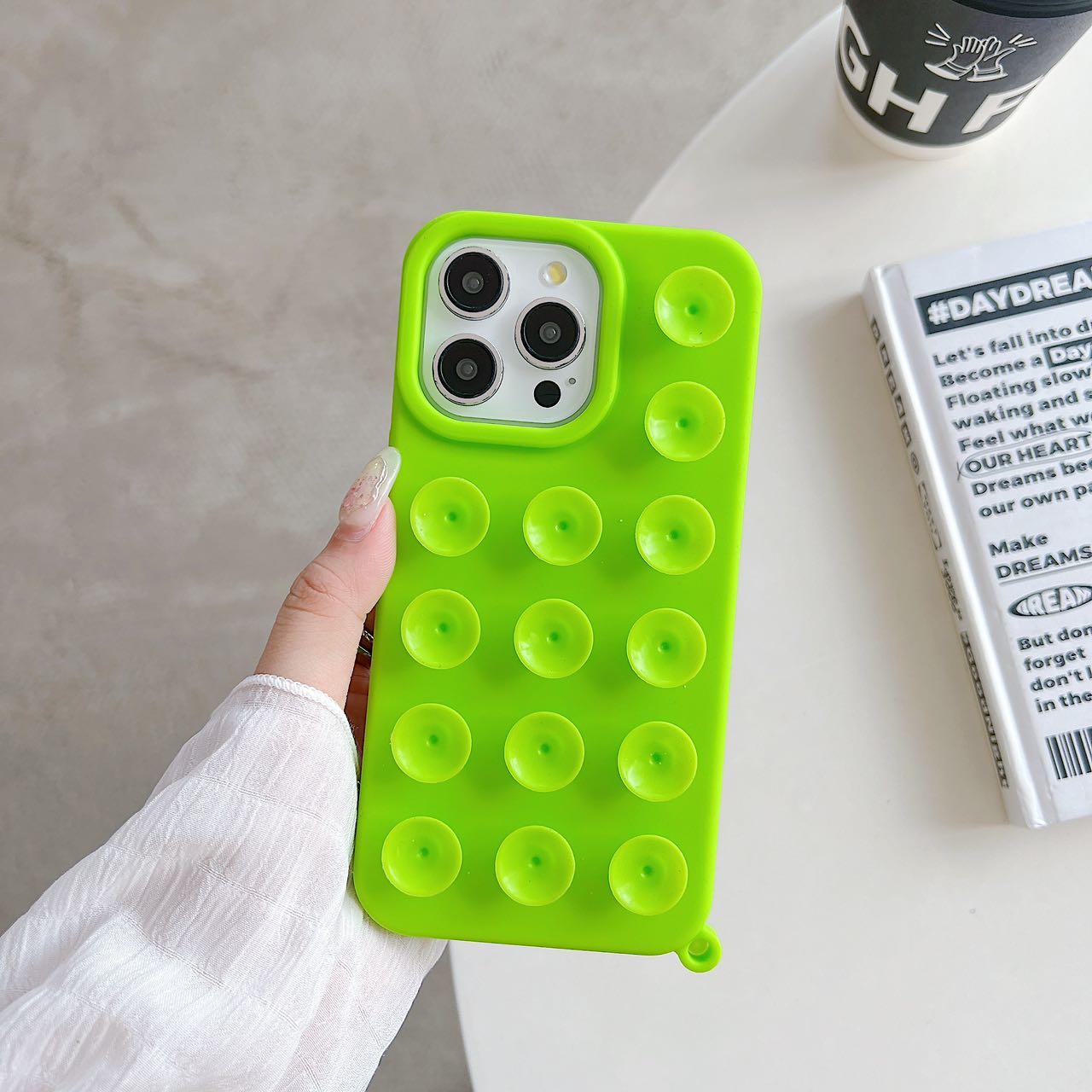 Funda de silicona colorida iPhone 12 / 12 Pro con ventosas